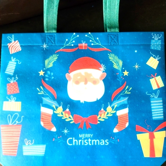 Christmas gift bags NWT-4 assorted set, reusable woven polyplastic.10x6.75x12.5 - Picture 4 of 11